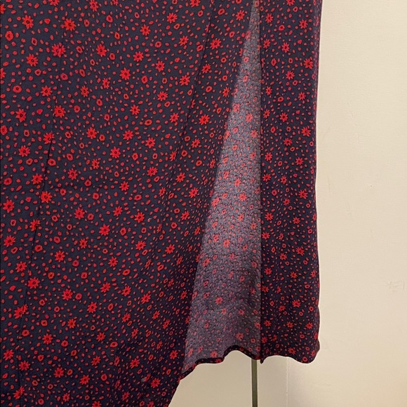 Reformation Gilmore Dress Navy Blue Ditsy Red Floral Print Womens Size 4 EUC - Picture 5 of 7